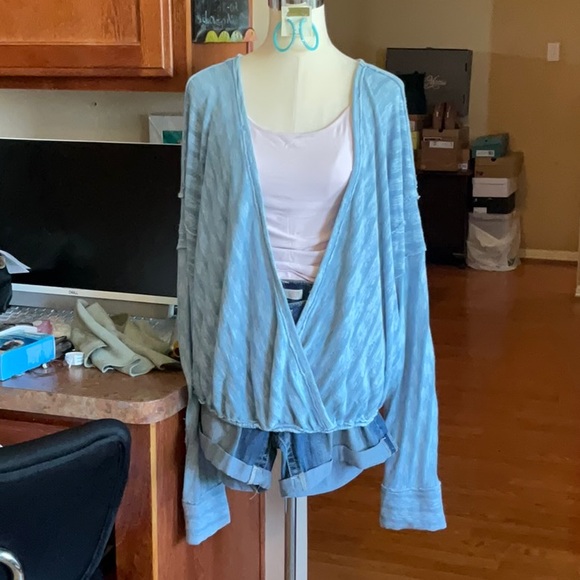 Free People Laguna White Indigo Wrap Top Size L, NWT - Picture 3 of 14